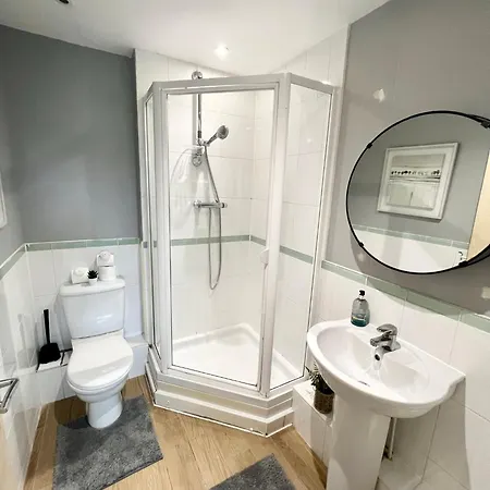 Apartamento Modern 2 Bed 2 Bath Opp Tube Station Londres Exterior foto